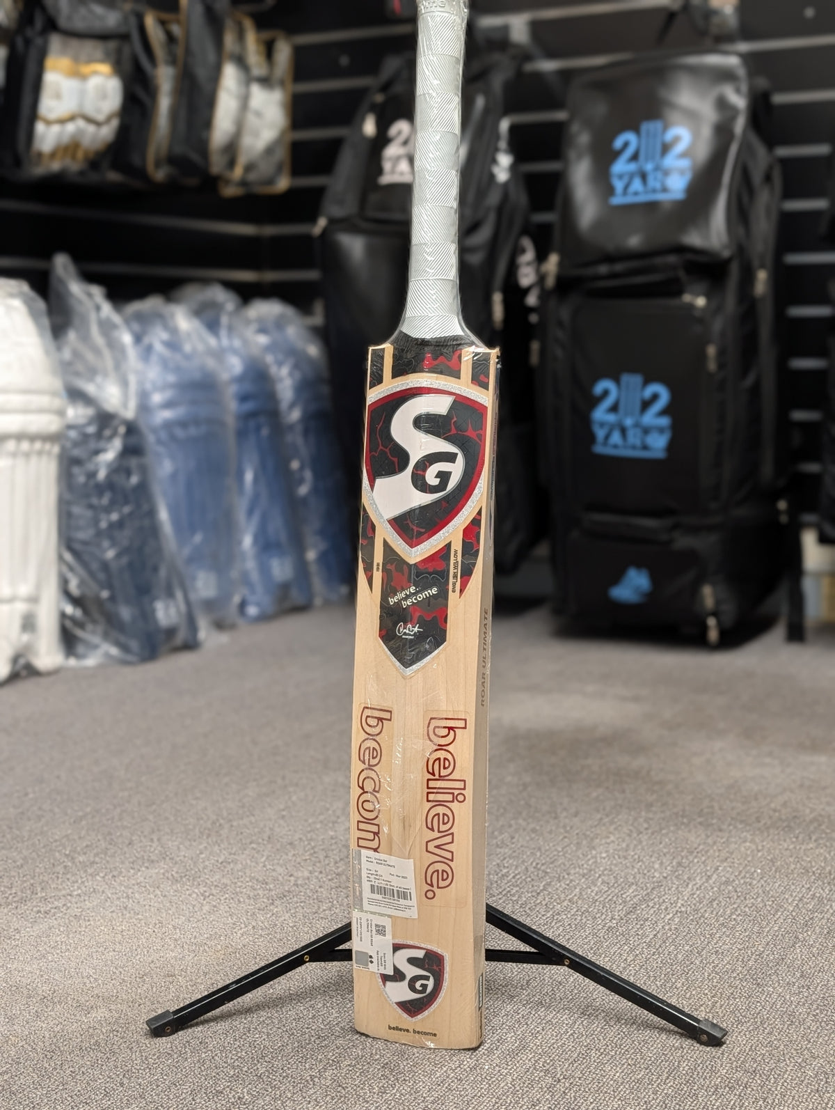 Roar Ultimate Cricket Bat