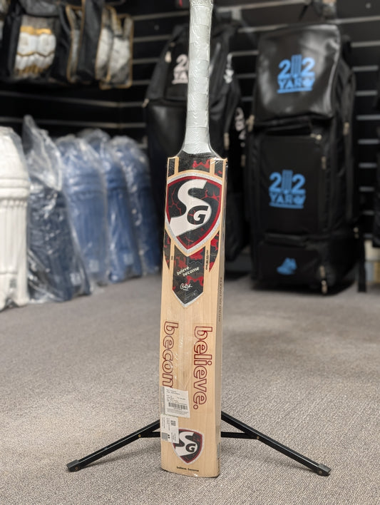 Roar Ultimate Cricket Bat