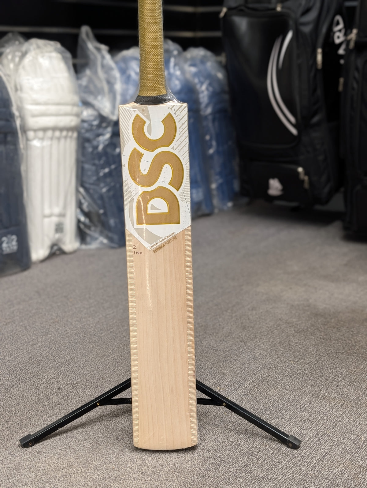 Eureka Fortune Cricket Bat