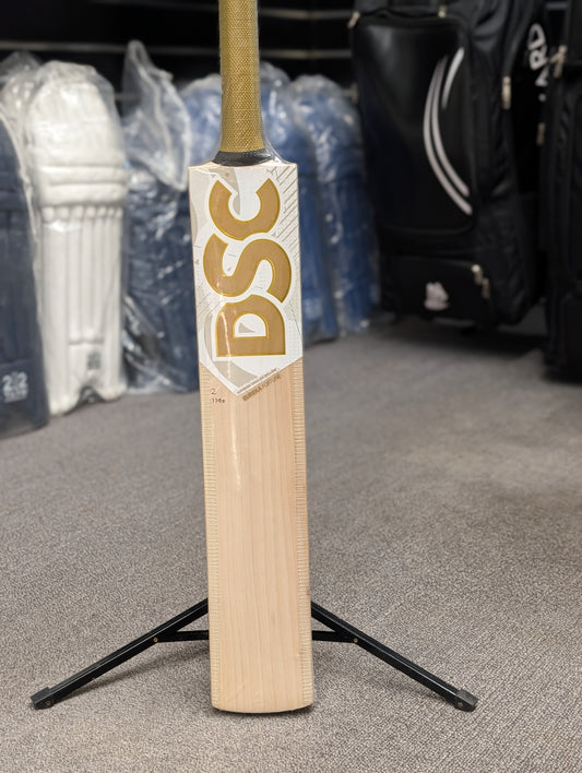 Eureka Fortune Cricket Bat