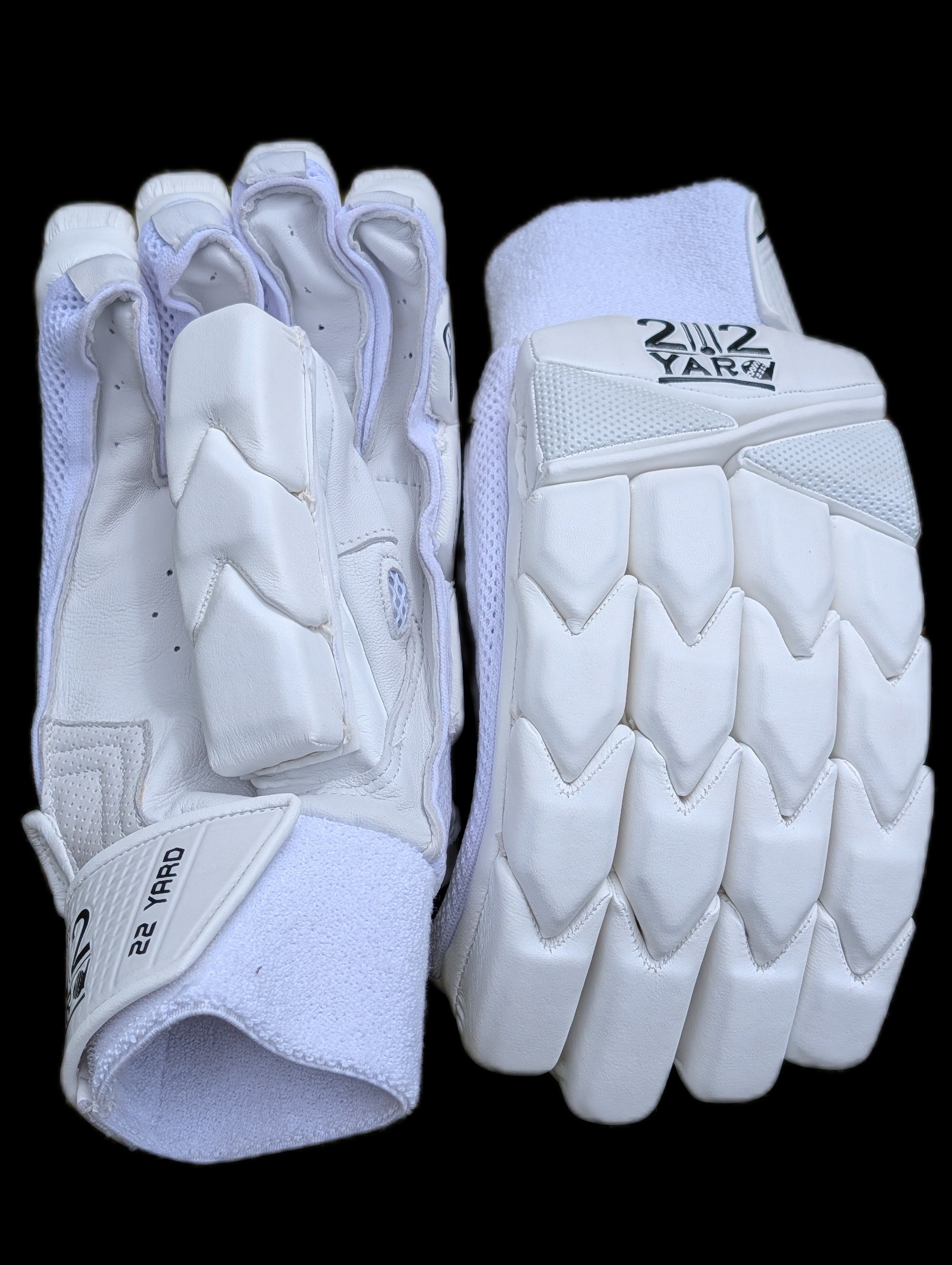 22 yard Player edition batting gloves