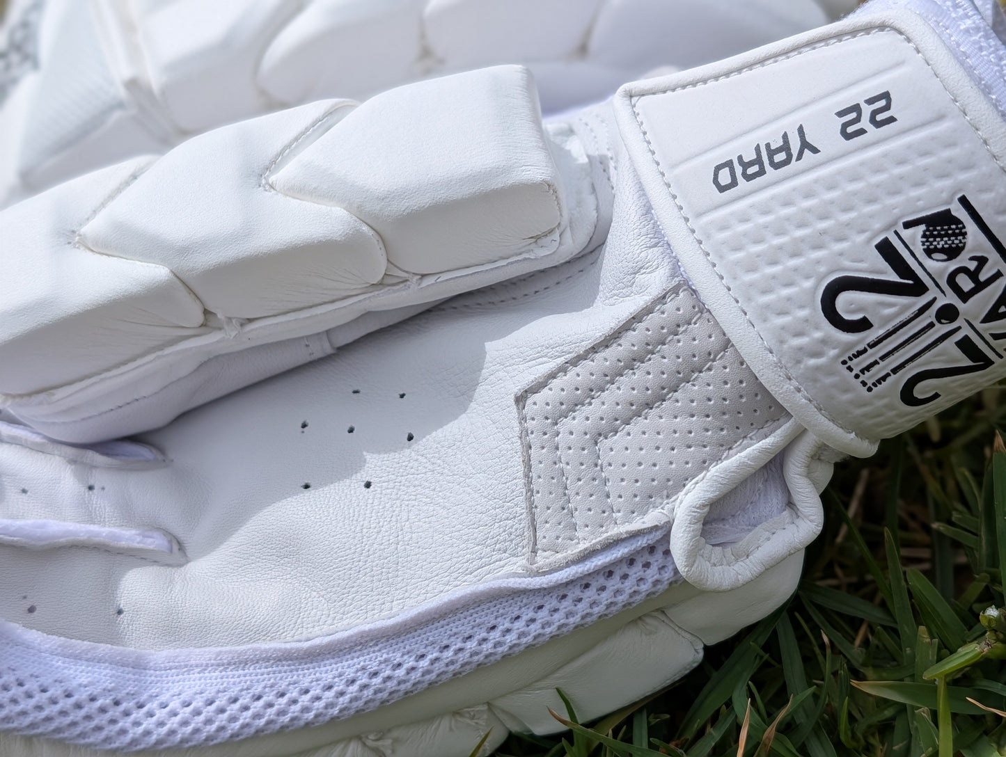 22 yard Player edition batting gloves